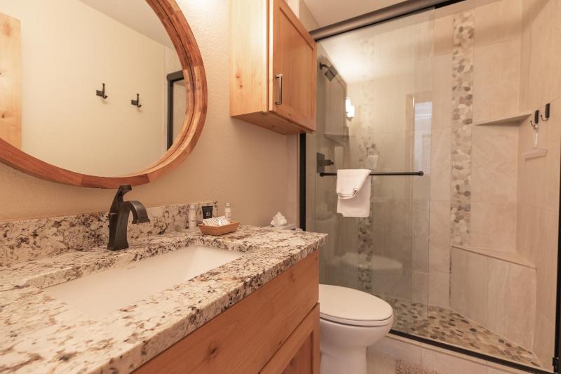 Village Point Retreat Townhome: Private Hot Tub Walk to Town Lifts - image 33