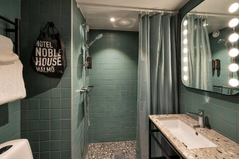 Superior Twin Room - Non-Smoking image 2