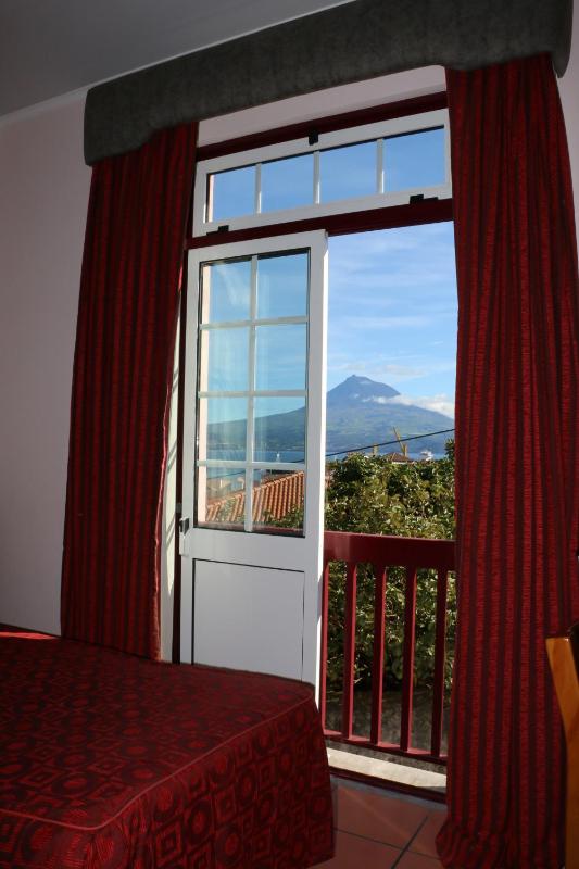 One-Bedroom Apartment image 4
