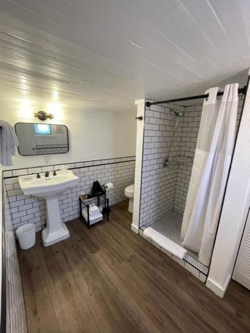Deluxe Double Room image 4