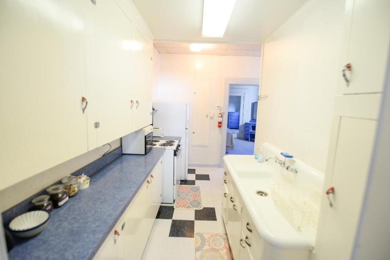 One-Bedroom Apartment image 4