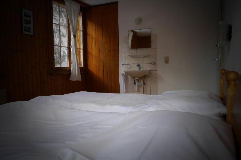 Double Room with Shared Bathroom image 3