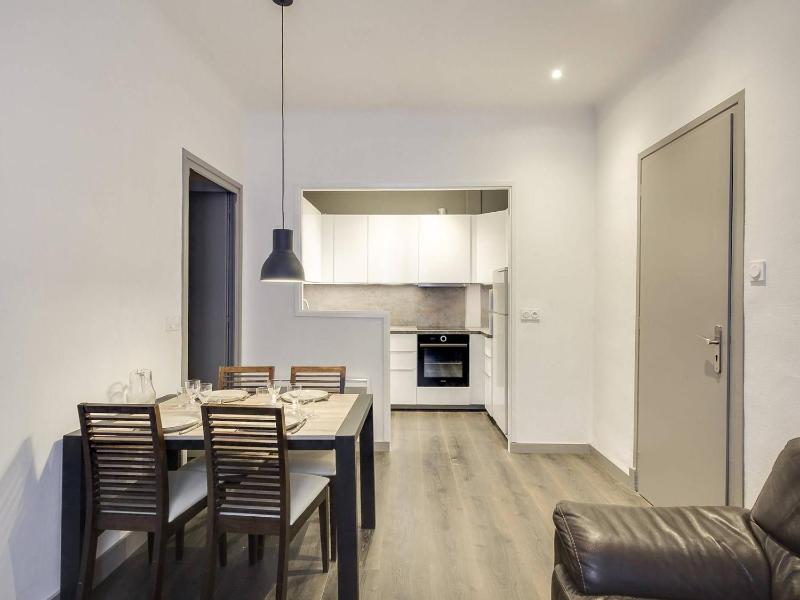 Apartment (6 Adults) image 4