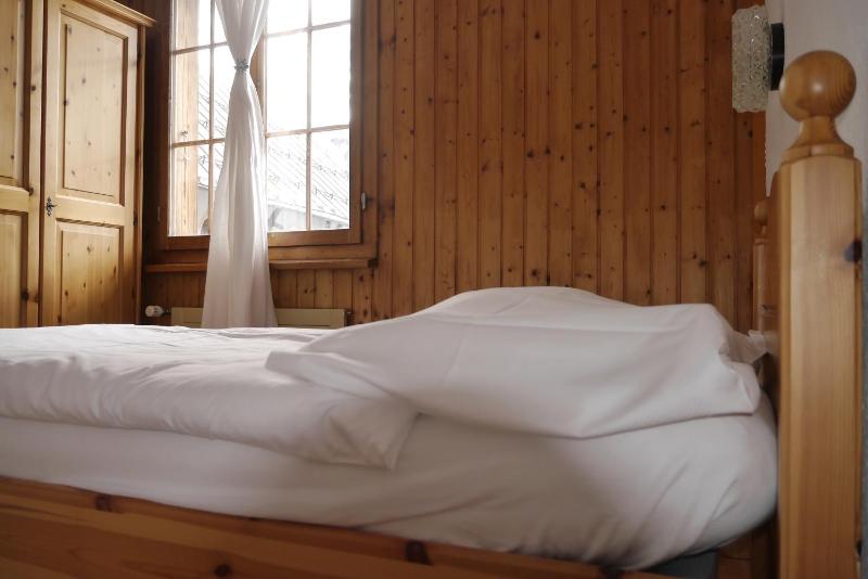 Quadruple Room with Shared Bathroom image 3