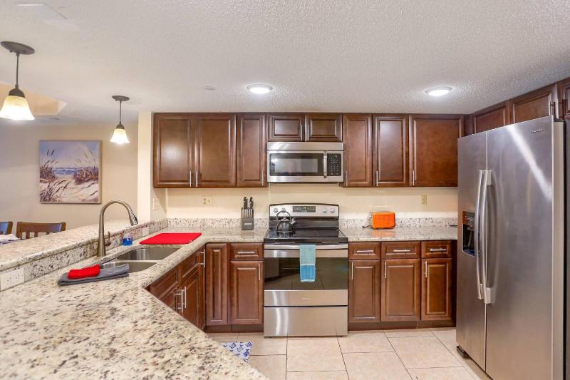 12B Crescent Beach Club - image 35