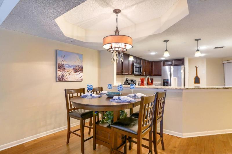 12B Crescent Beach Club - image 29
