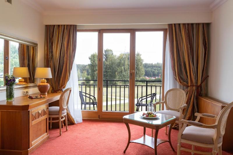 Superior Double or Twin Room with Aqua Pool Access image 1