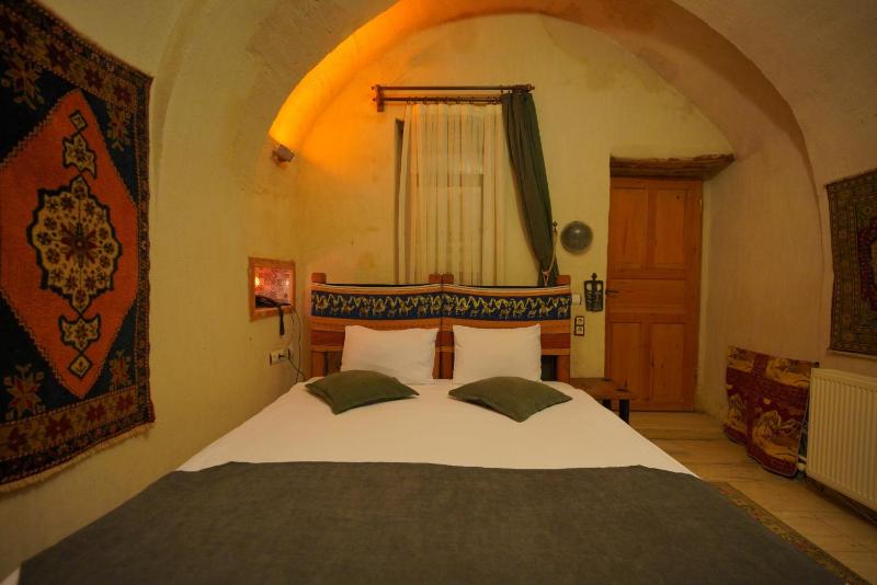 Standard Double Room image 3