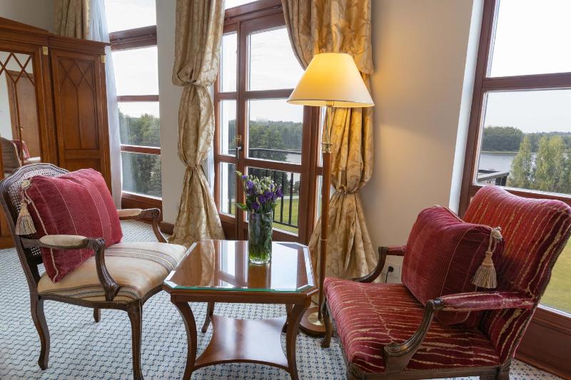 Presidential Suite with Aqua Pool Area Access image 4