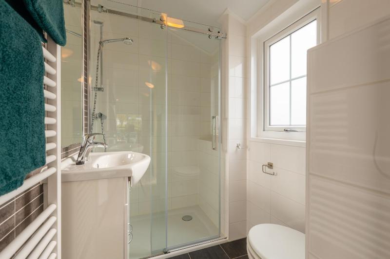 Two-Bedroom Chalet image 4