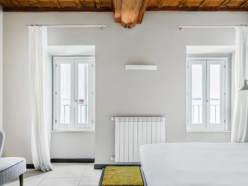 Large 1 Bedroom Apartment, Sofa Bed and Bathtub image 2