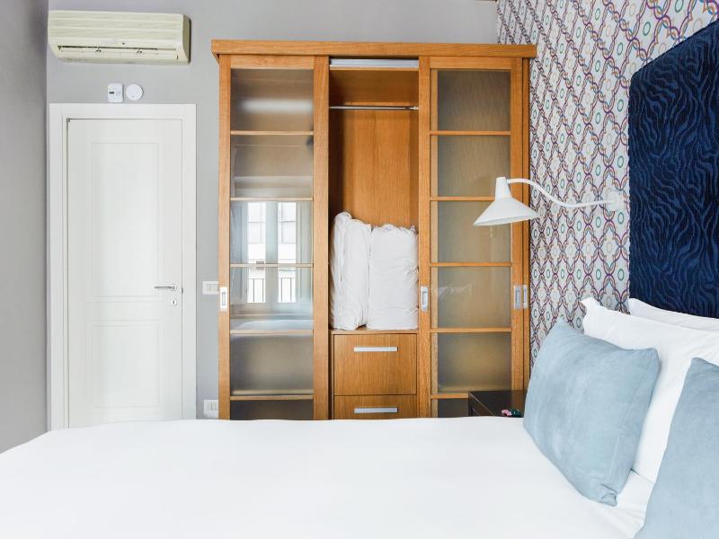 1 Bedroom Apartment with Sofa Bed image 3