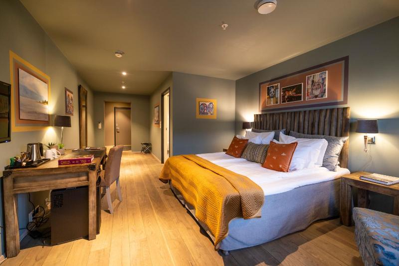 Twin Room image 2