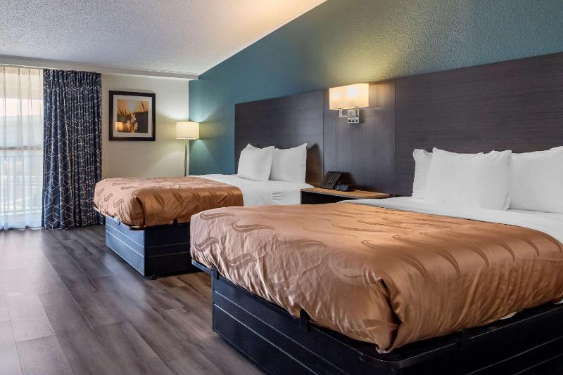 Double Room with Two Double Beds - Non-Smoking image 4