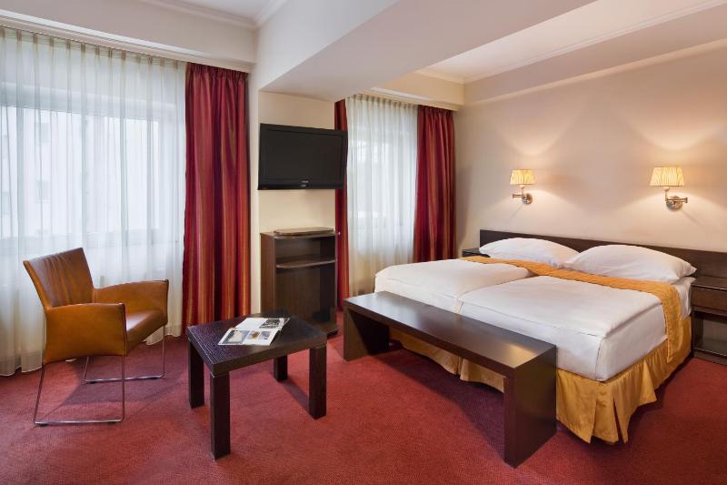 Business Double Room image 1