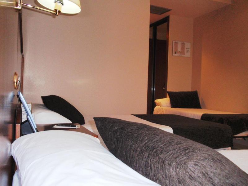 Triple Room image 4