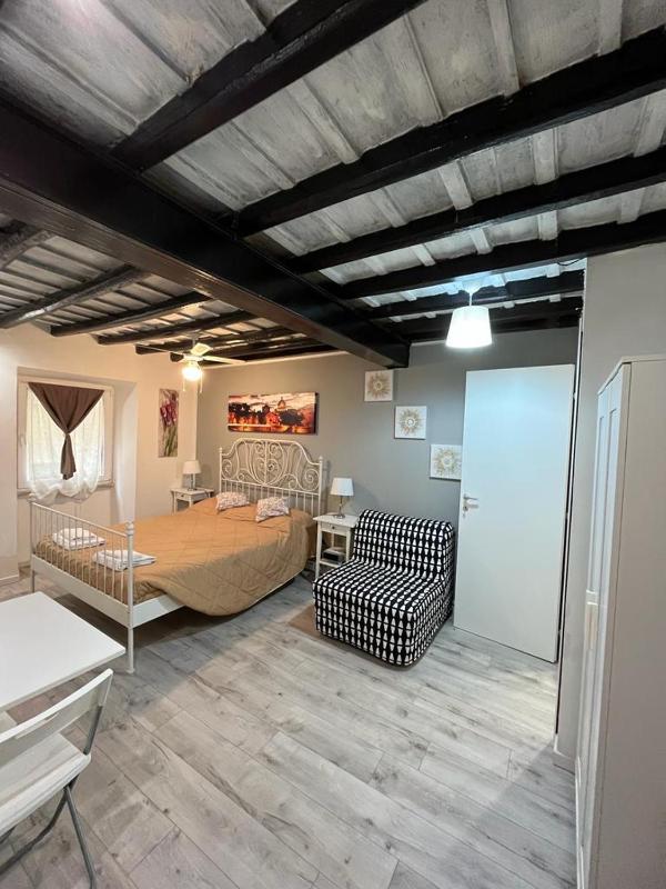 Studio Apartment image 1