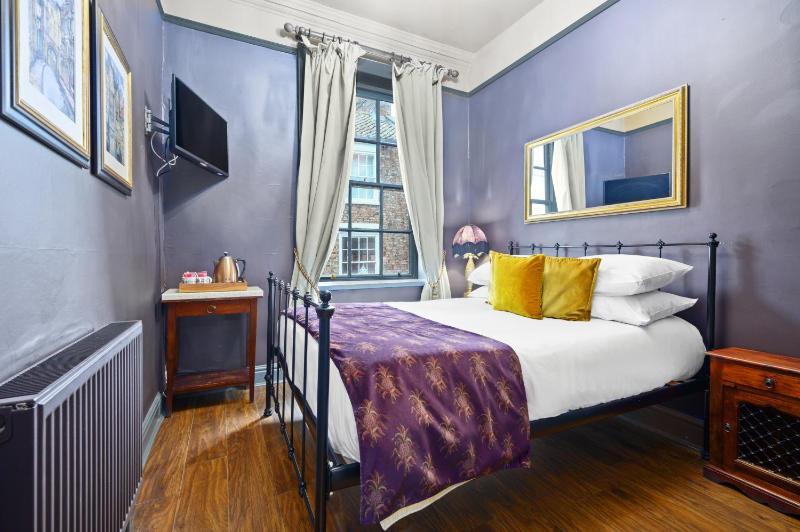Standard Double Room image 1