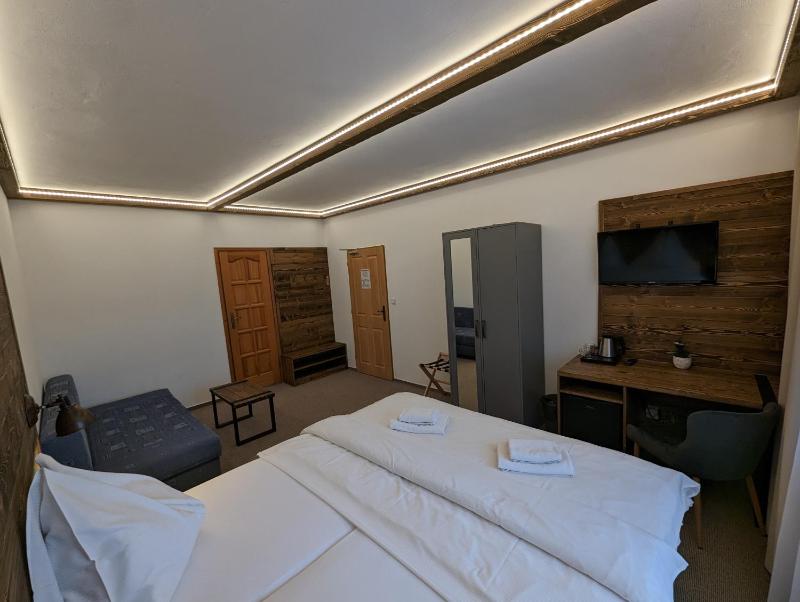 Double Room with Sofa Bed image 3