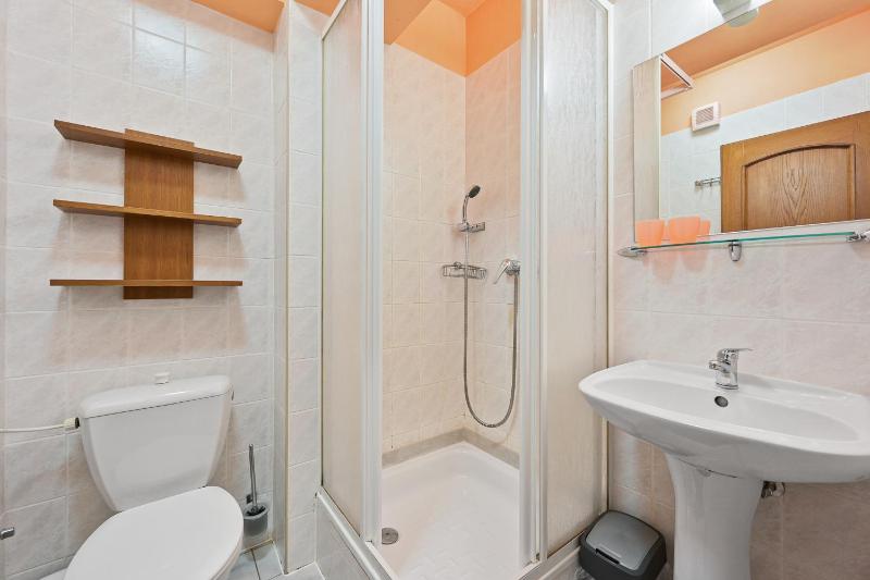 Double or Twin Room image 4