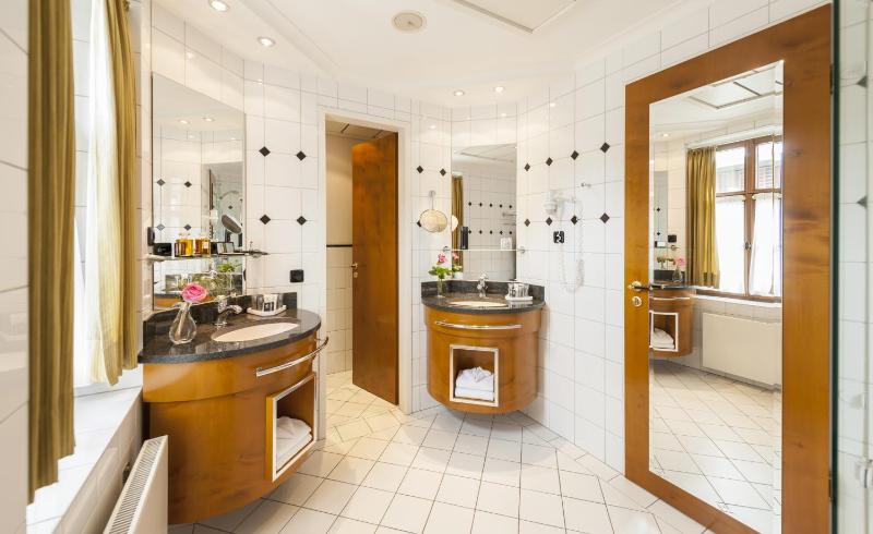 Comfort Suite with Park View image 2