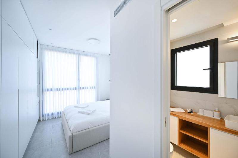 Sweet Home 3BR near the sea by HolyGuest - image 7