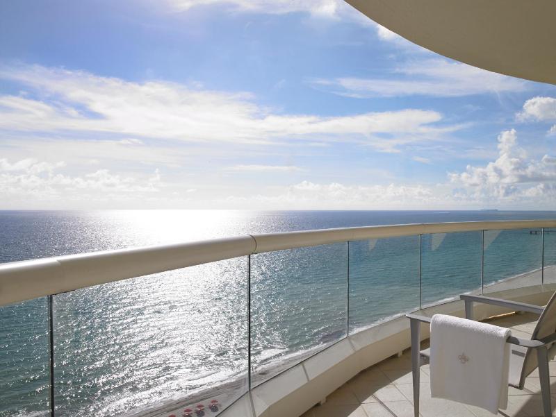 King Room - Ocean Front - No Resort Fee image 3