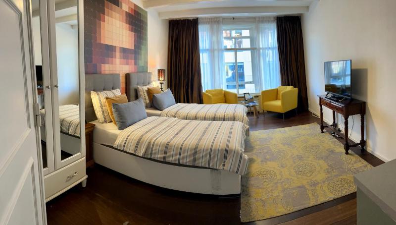 Deluxe Room image 2