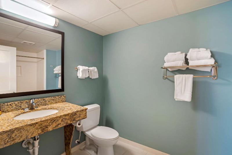 King Room with Balcony image 3