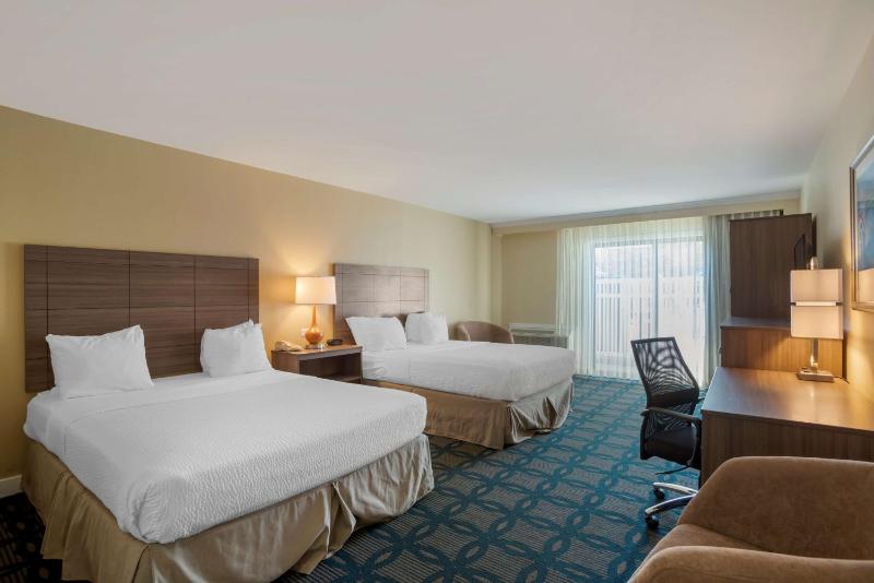 King Room with Two King Beds and Balcony  image 1
