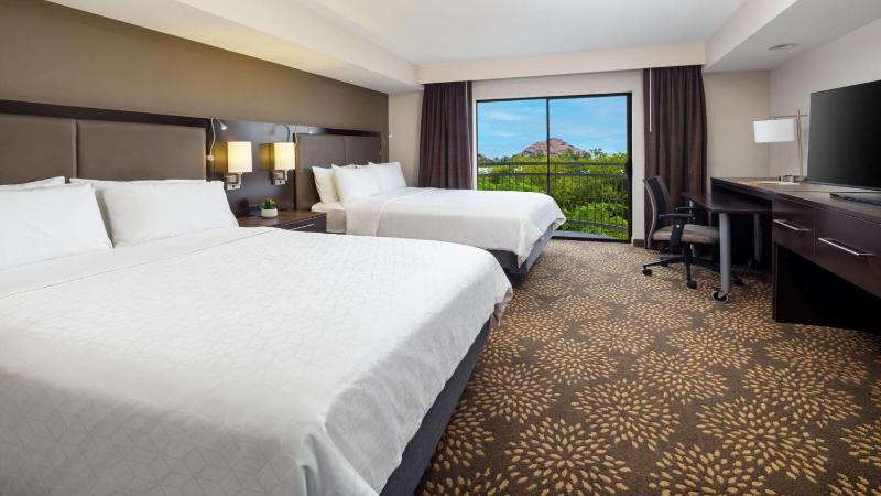 Holiday Inn and Suites Phoenix Airport North By IHG - image 29