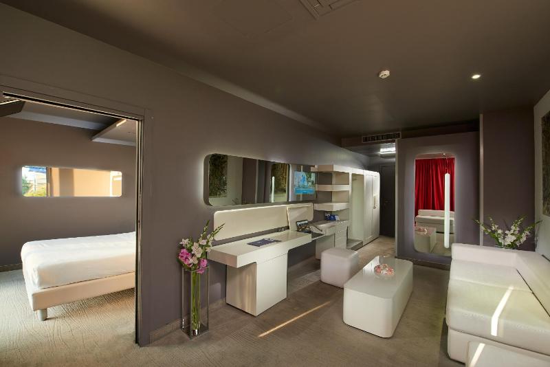 Suite image 2
