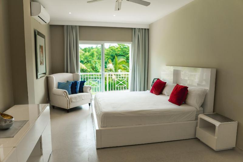 Luxury Private Villas with Pool Private Beach BBQ - image 10