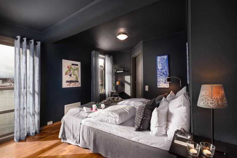 Twin Room image 3