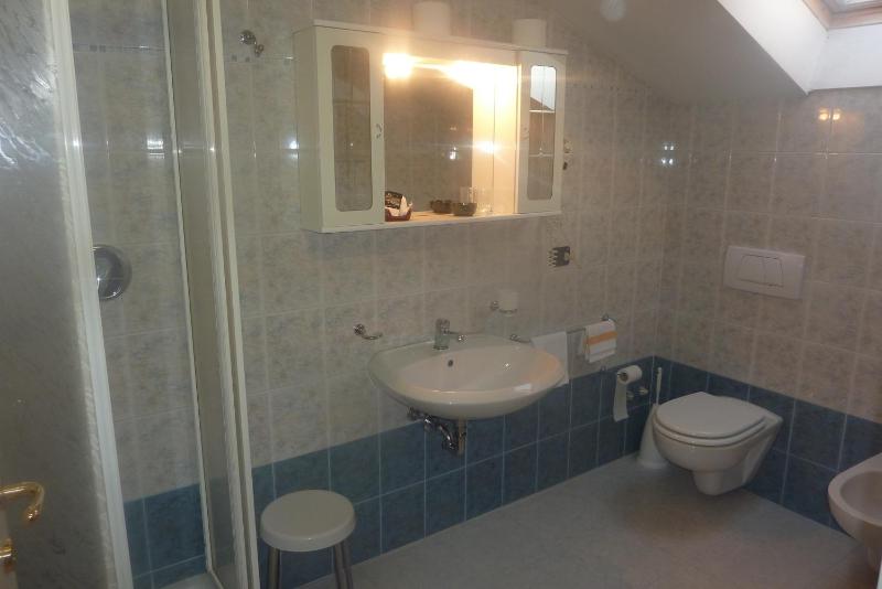 Single Room image 2