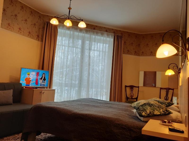 Standard Double Room image 3