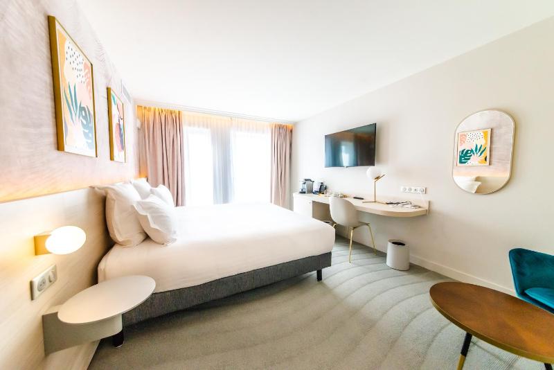 Prestige King Room with Terrace Access and Lounge Area image 3