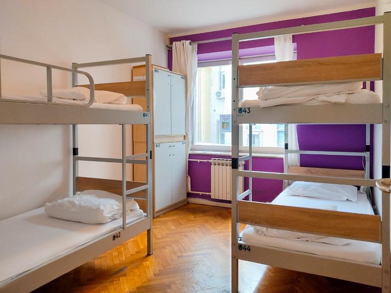 Bed in 4-Bed Mixed Dormitory Room image 3
