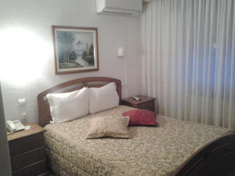 Double Room image 3