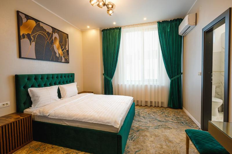 Deluxe Double Room with Shower image 1