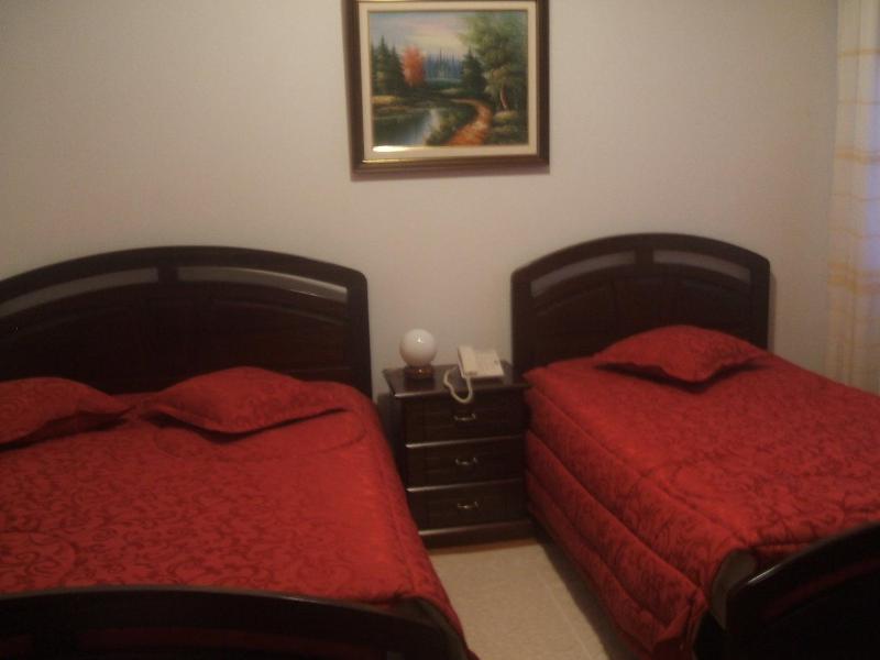 Twin Room image 2