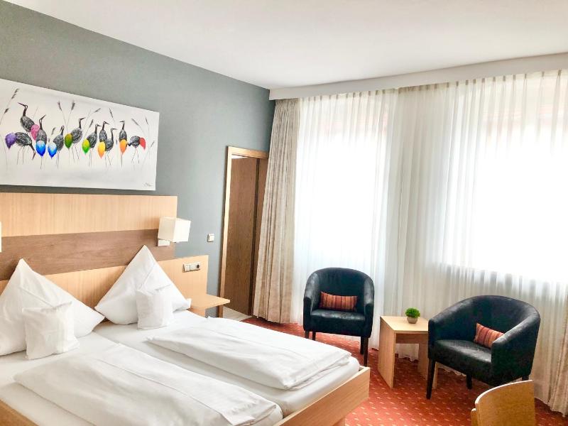 Double Room image 2