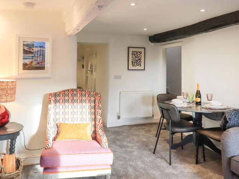 Violet Cottage - image 21