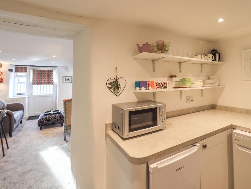 Violet Cottage - image 23