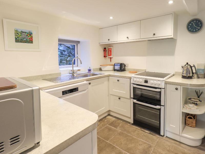 Violet Cottage - image 20