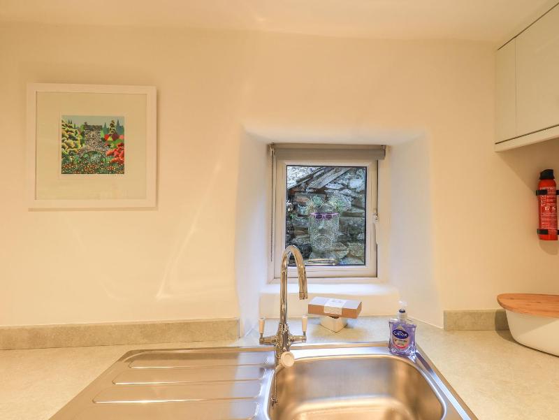 Violet Cottage - image 15