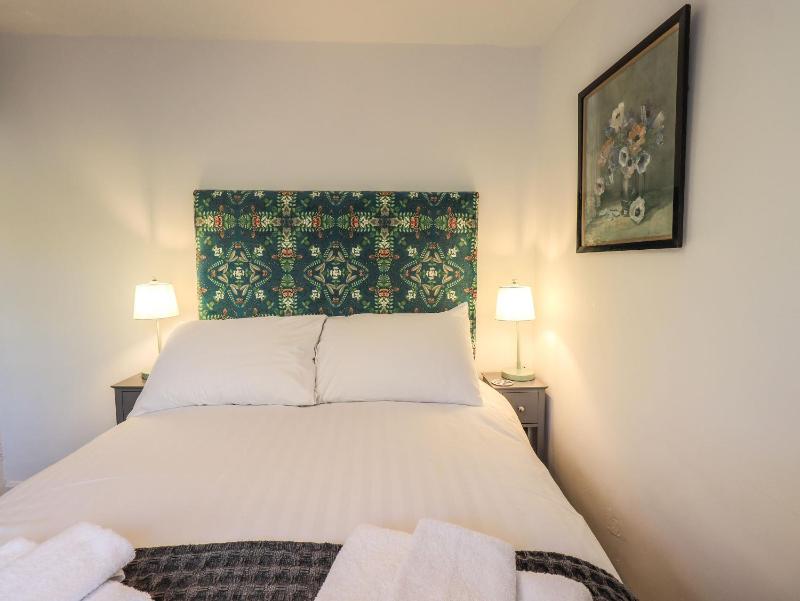 Violet Cottage - image 24