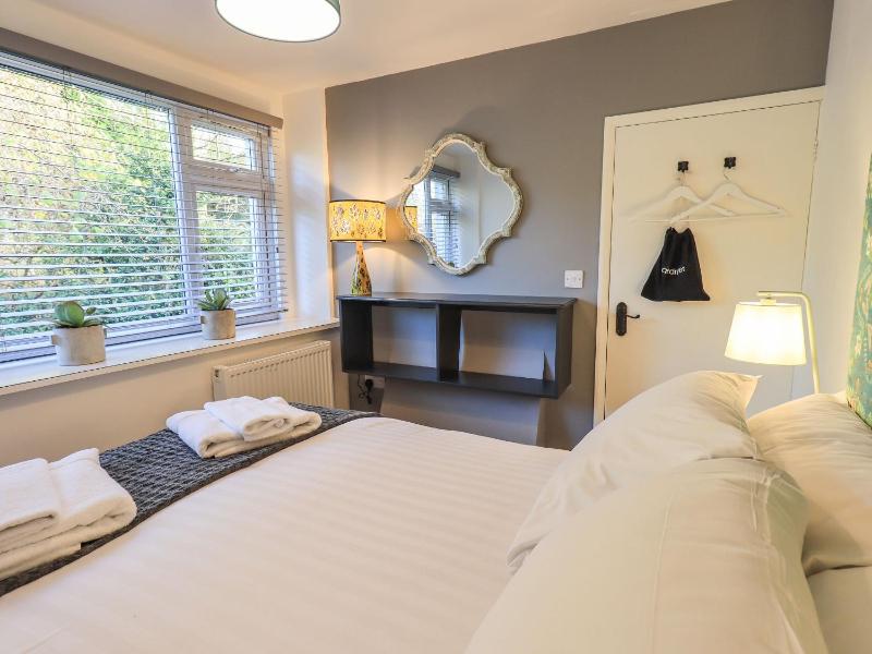Violet Cottage - image 26