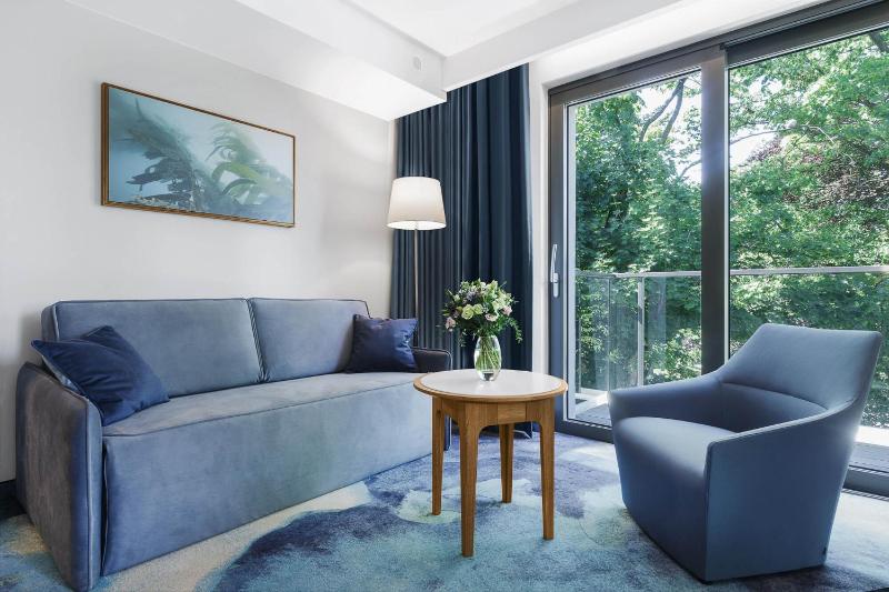 Deluxe Triple Room image 4