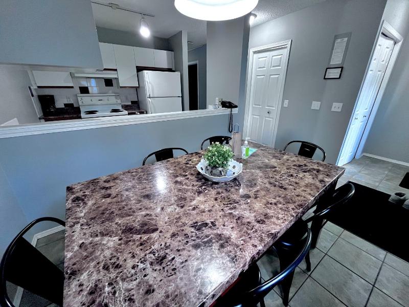 Canadian Rockies Chalets by Trilink - 2 & 3 Bedroom Condos - Self Check-In - Walking Distance to Downtown - Free Parking - Pet-Friendly - No AC - image 24